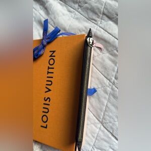 LOUIS VUITTON

Monogram Josephine Wallet Zippered